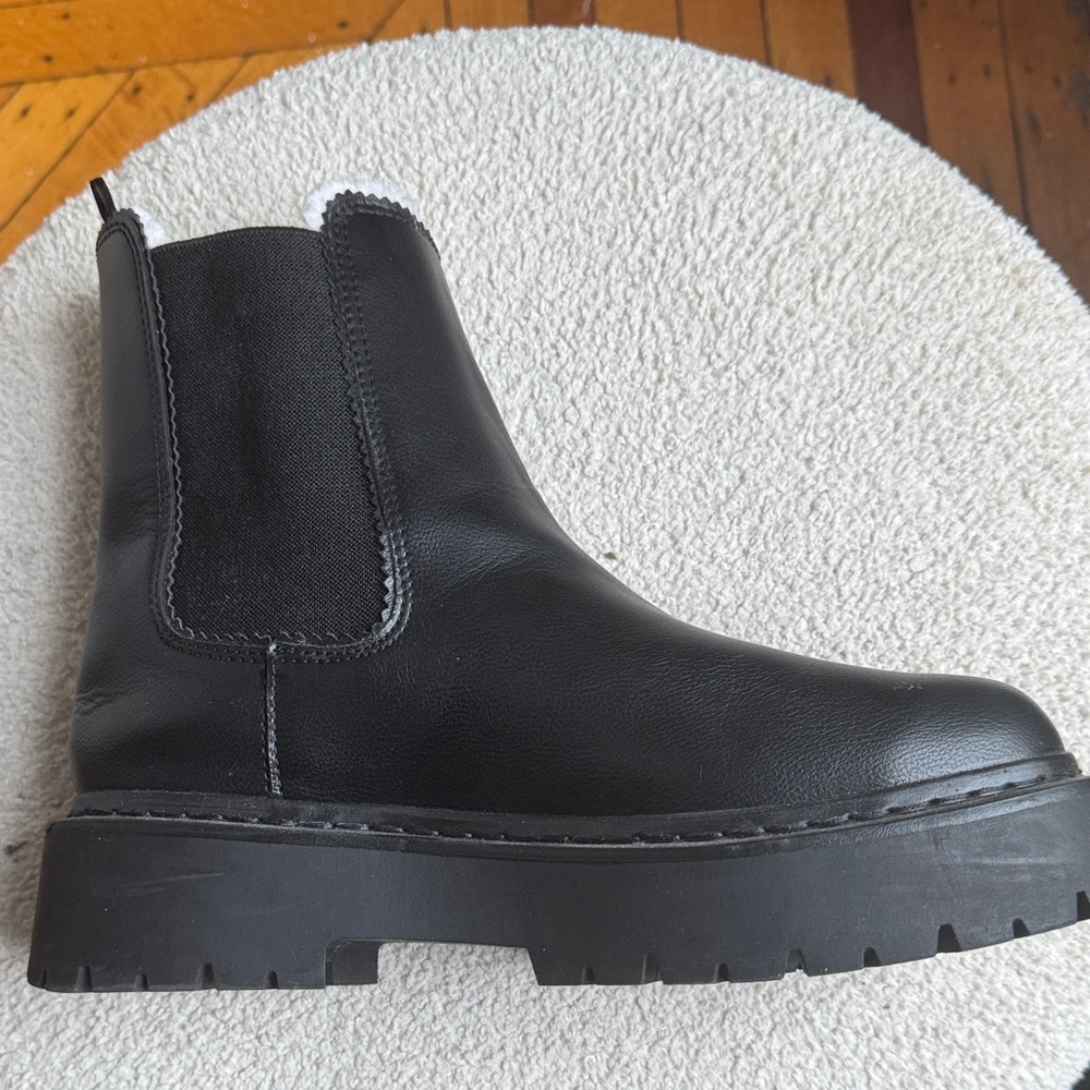 NWOT H&M Black Ankle Boots with elastic